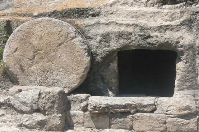 Jesus Tomb is found empty and guards gone