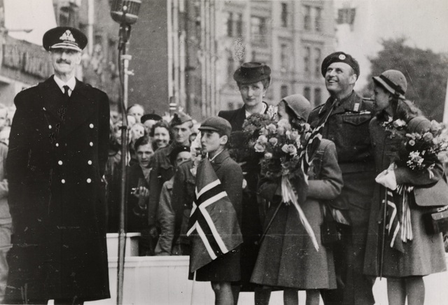 Norges konge Haakon 7 kommer tilbake