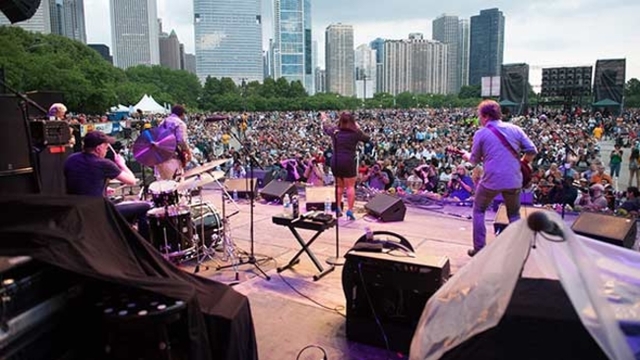 Chicago Blues Festival begins