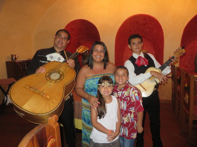 Celebrando mi cumpleaños # 7 con mariachis en Cancun