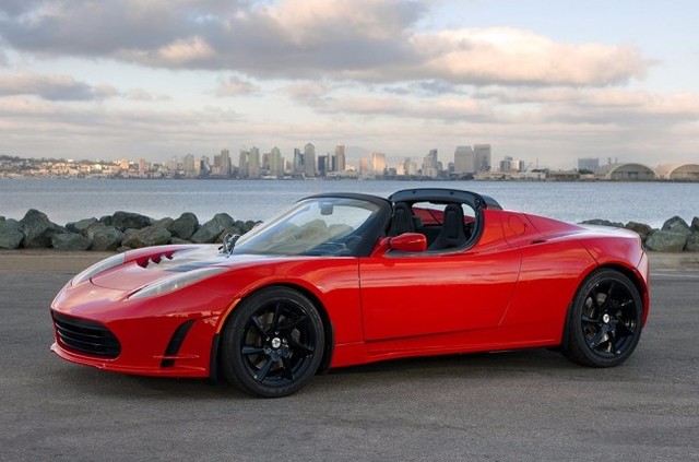 Tesla Roadster 100