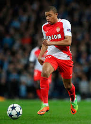 Maxima distincio en el Monaco