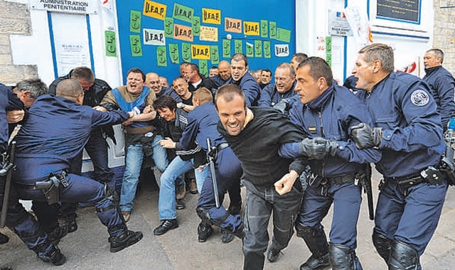 ESTALLA UN NOU CONFLICTE EN LES PRISIONS FRANCESES