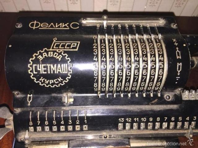 La calculadora mecánica evoluciona para 4 operaciones básicas.