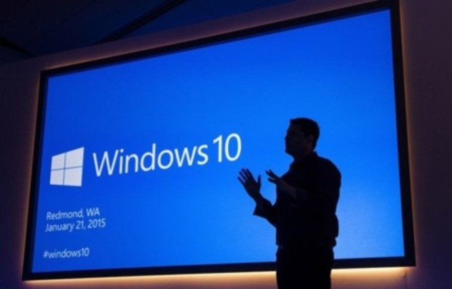 2015 Microsoft lanza Windows 10