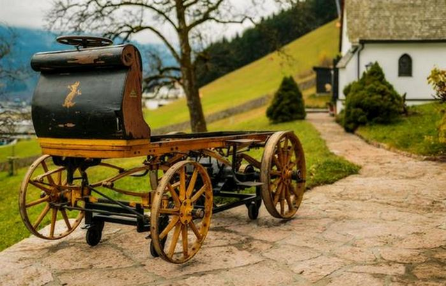 Первый в мире электромобиль
