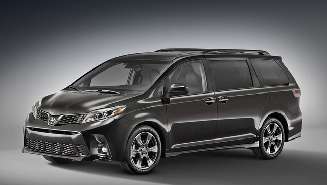 Минивэн Toyota Sienna изменился в лице и оснащении