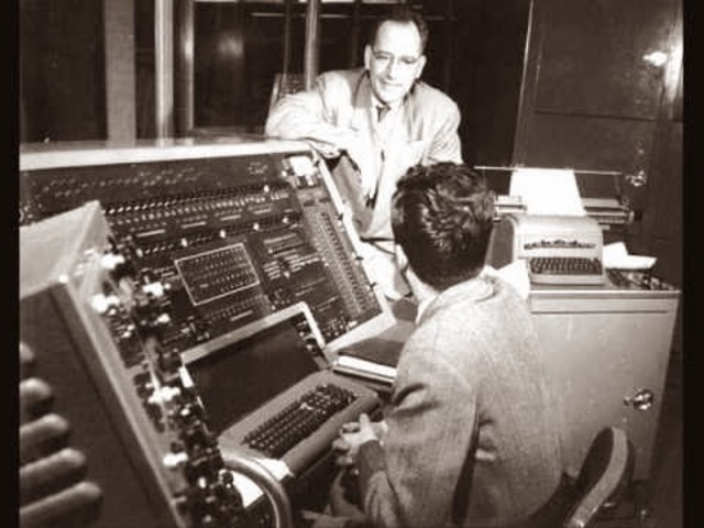 SEGUNDA GENERACIÓN DE ORDENADORES