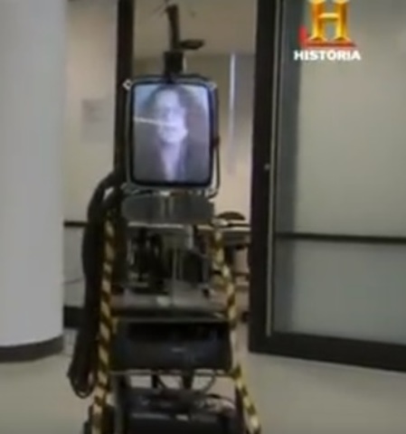 Se inventa el teléfono con imagen para mayor interacción.