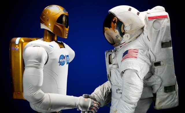ROBOT HUMANIZADO USADO COMO ASTRONAUTA
