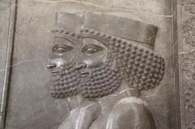 414 BC Persians get involved and support both sides