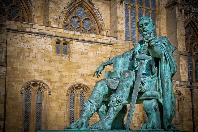 313 d.C. Edicto de Milán por el que se reconoce la libertad religiosa dentro de los limes del Imperio Romano.-