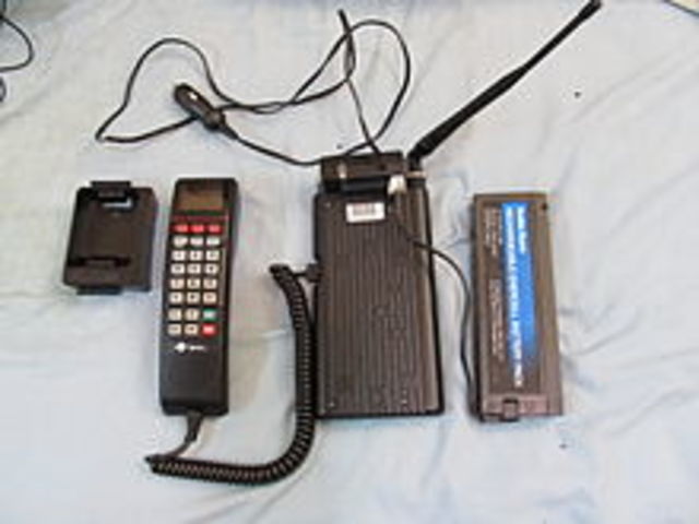 Motorola 2900 Bag Phone