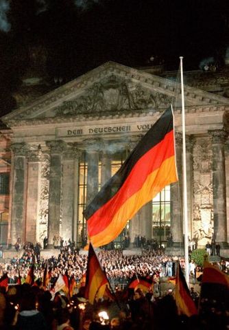 La intensidad de la Guerra Fría disminuye