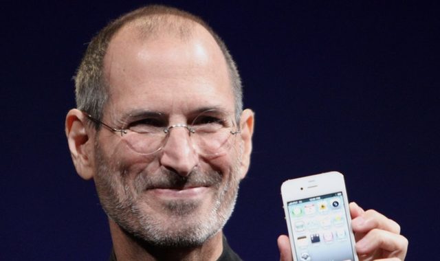 Steve Jobs-en iritsiera Apple-ra