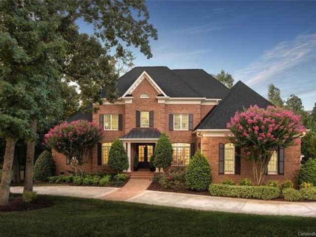 Mi familia y yo nos mudamos a Weddington.