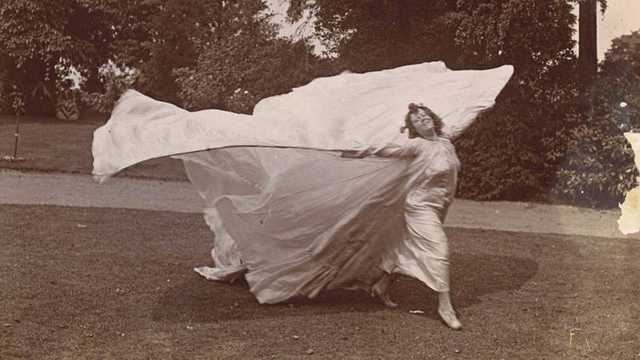 Surgen danzas modernas- Isadora Duncan