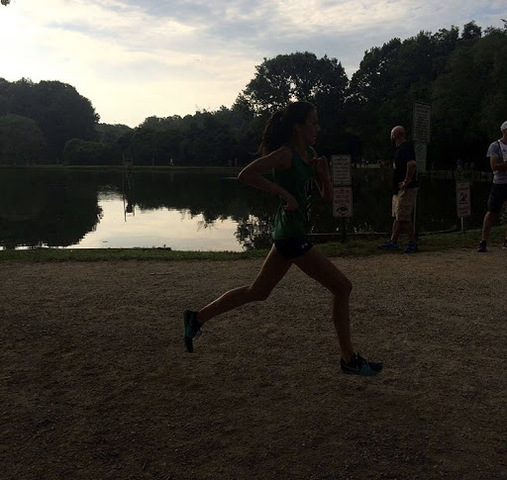 Empecé correr para mi escuela de Weddington. Corré por 4 años.