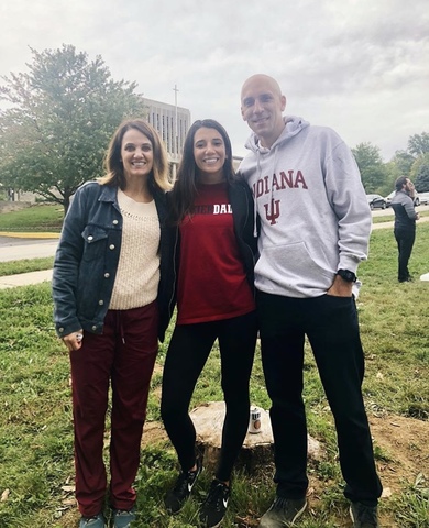 Mi hermana, Sarah, se fue por la universidad de Indiana.