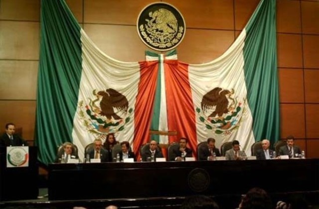 En el año 2000, se reforma la Administración Pública.