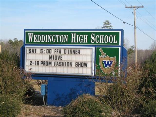 Me empecé voy a escuela de weddington high