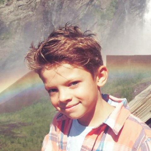 Mi hermano nació en Agosto