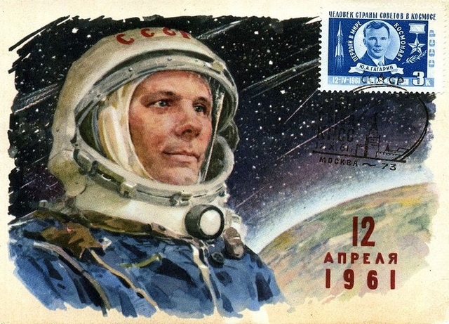 DIA DE LA COSMONAUTICA