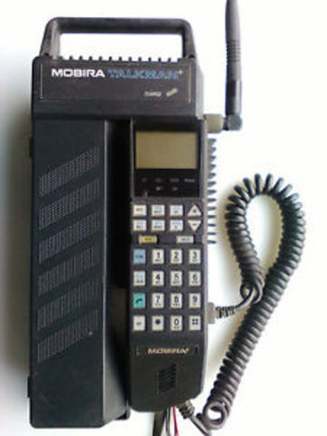 Primer teléfono portátil