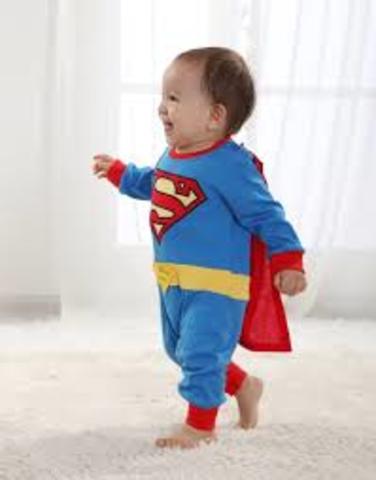 Mi familia y yo celebramos mi cumpleaños primera.