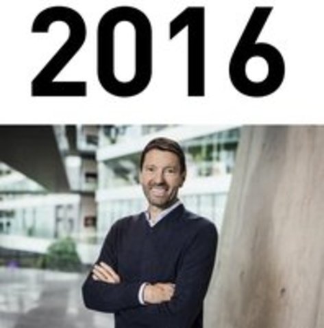 Leader with a digital visual