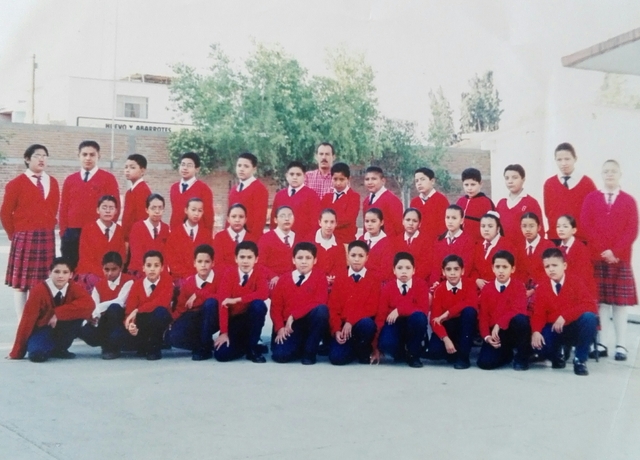 12 años Me gradué de la Primaria "Benito Juárez"