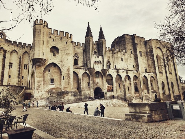 Traslado de la sede del papado a Aviñón