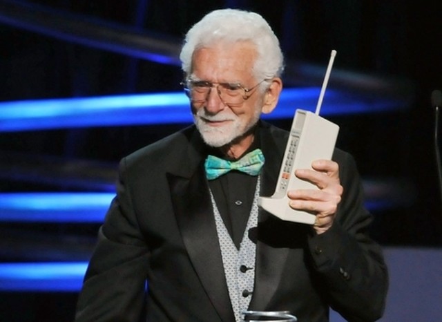 Primer celular móvil 1973 Martin Cooper