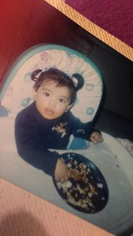 "Aprendiendo a comer"  1 año 8 meses.