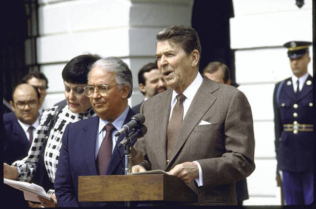 Relaciones en las Administraciones Reagan-Betancur