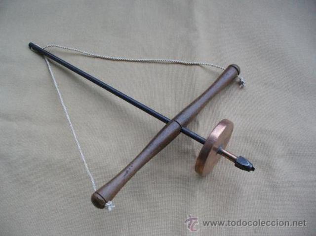 Taladro de arco egipcio con boca de cobre alrededor.