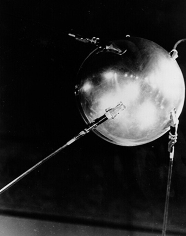 Lanzamiento del primer satélite soviético