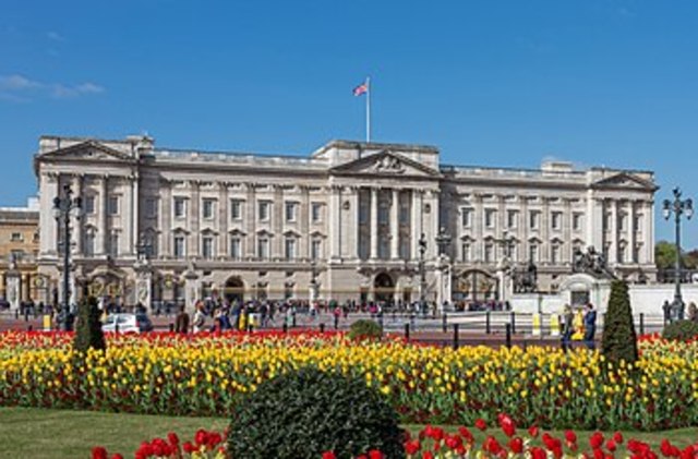 Visit Buckingham Palace