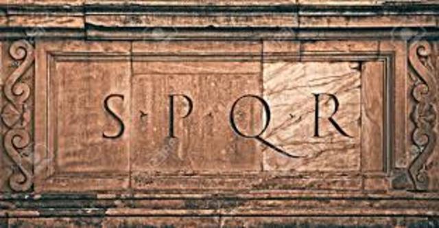 SPQR. Senatus Populusque Romanus, “El senado y el pueblo romano”.