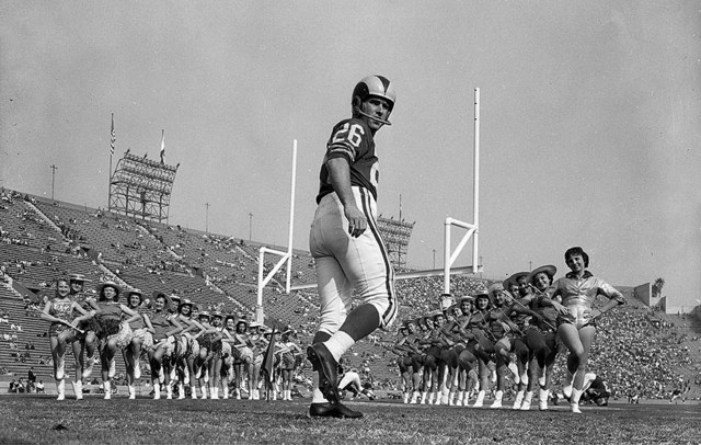 Rams move to Los Angeles