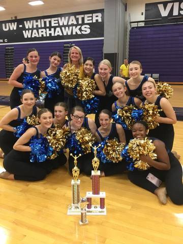 Me uní una miembra del equipo de bailar