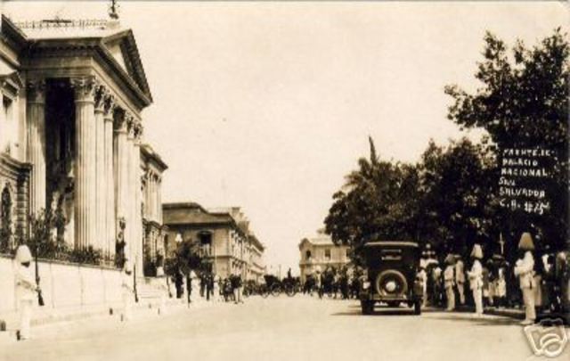 Bancos Con Privilegio Oficial De Emisión De Billetes Al Portador