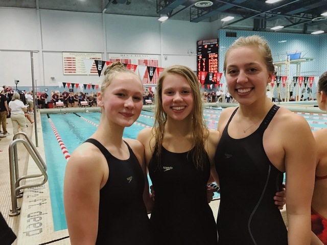 Fui al la competencia de natación State para la escuela secundaria