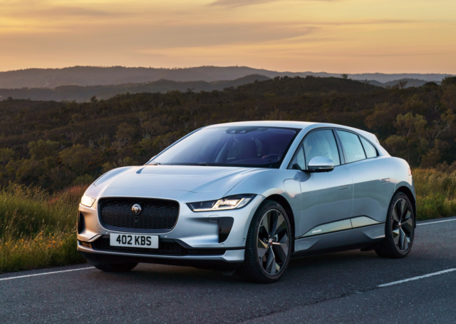 mi padre compró un coche