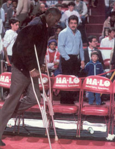 The second season of Jordan was interrupted by a broken foot that made him lose 64 games.