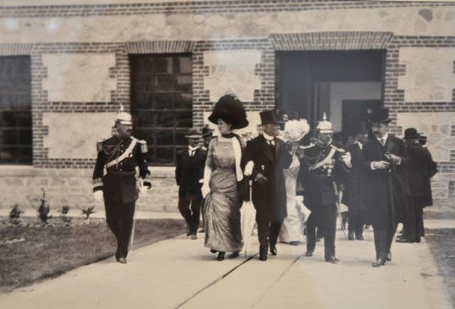 1910 Fundación del Manicomio General “La Castañeda” (Ciudad de México).