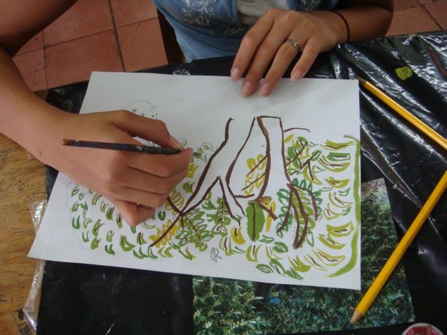 Docente en Artes Plásticas y de Manualidad.