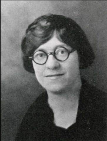 Gertrude Davis, 1921-1922