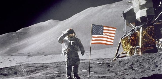 Neil Armstrong llega a la Luna