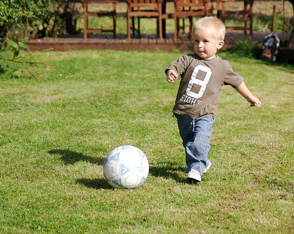 Toddler can kick ball